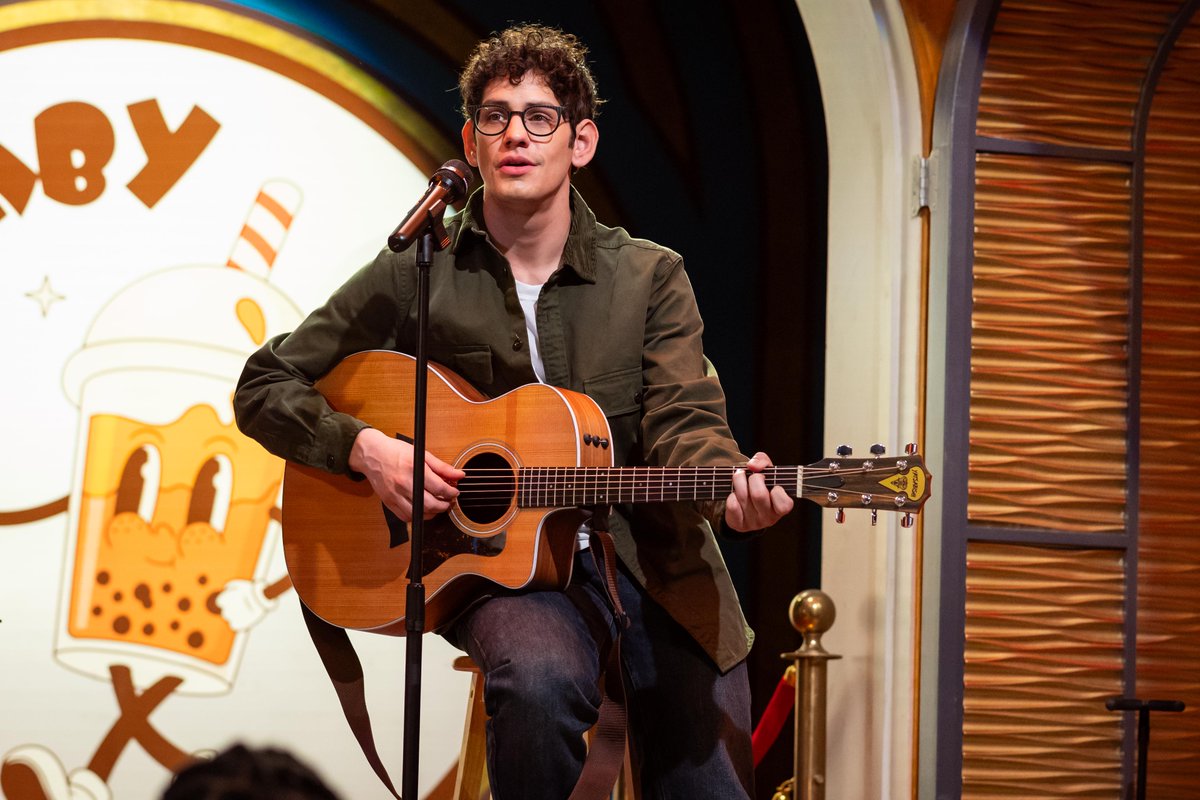netflix's tweet photo. We love a full circle moment! Nathan Kress steps behind the camera to direct on Hollywood Arts, and Matt Bennett pops in as a guest star. Hollywood Arts premieres October 15! https://t.co/an3xNZVlU7