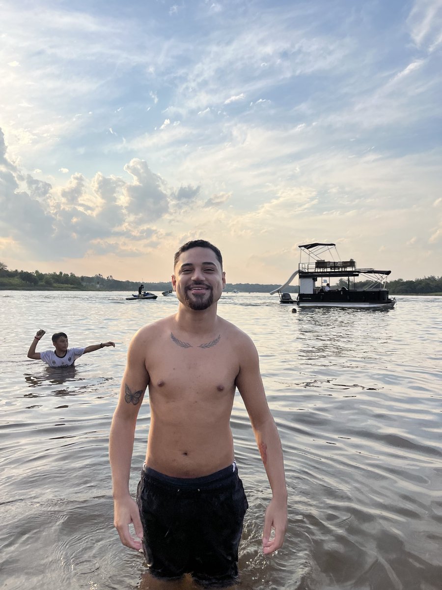 ueessss's tweet photo. tarde de domingo☀️ https://t.co/GQE9PdCjkG