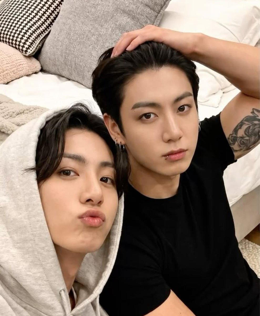 anjojimo's tweet photo. Uma #jikookau onde jimin só queria desabafar com Jaehyuk sobre o quanto achava o irmão dele insuportável. O pequeno detalhe? Ele não estava falando com Jaehyuk, e sim com o seu gêmeo, Jeon. https://t.co/5a7CTibwVa
