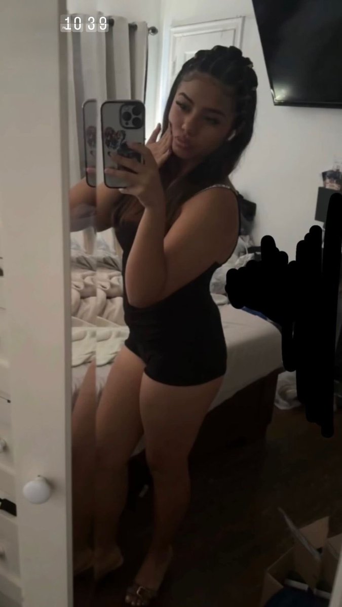 kqor9's tweet photo. undressing irls 
#irls #undressing #horny #nsfw https://t.co/tmCgkqWNHF