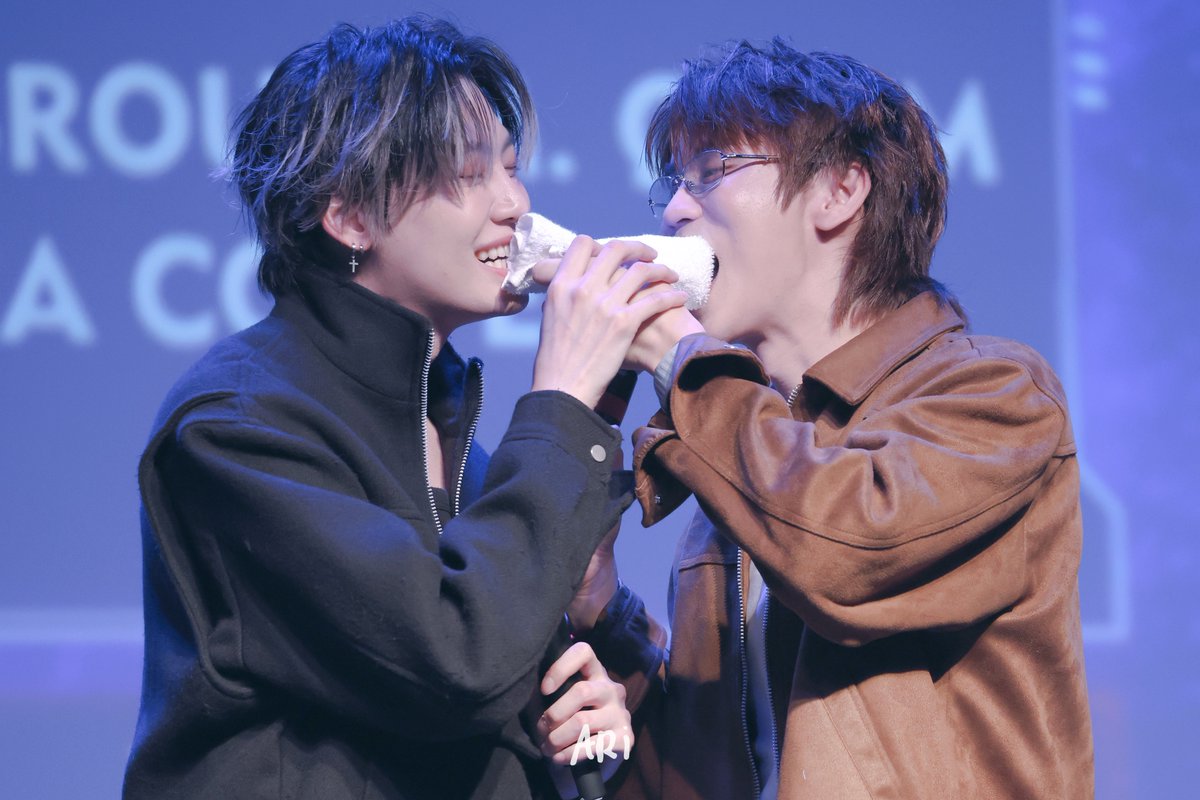 ARi__5959's tweet photo. 260830 BOUNPREM FANMEET EM SAMPA
아이고 귀여워 🥹🥹🥹

#bb0un #prem_space
#BOUNPREM1stFMinSaoPaulo https://t.co/QzG8ypCHJ2