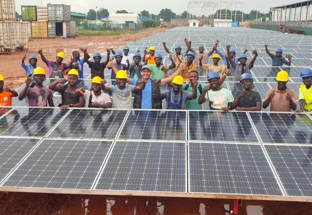 MikeHudema's tweet photo. Seven countries now generate 100% of their electricity from renewable energy: https://t.co/ySpLXLM4cx 

It can be done. No time to wait. #ActOnClimate

#climate #energy #renewables https://t.co/P5wK3vzoho