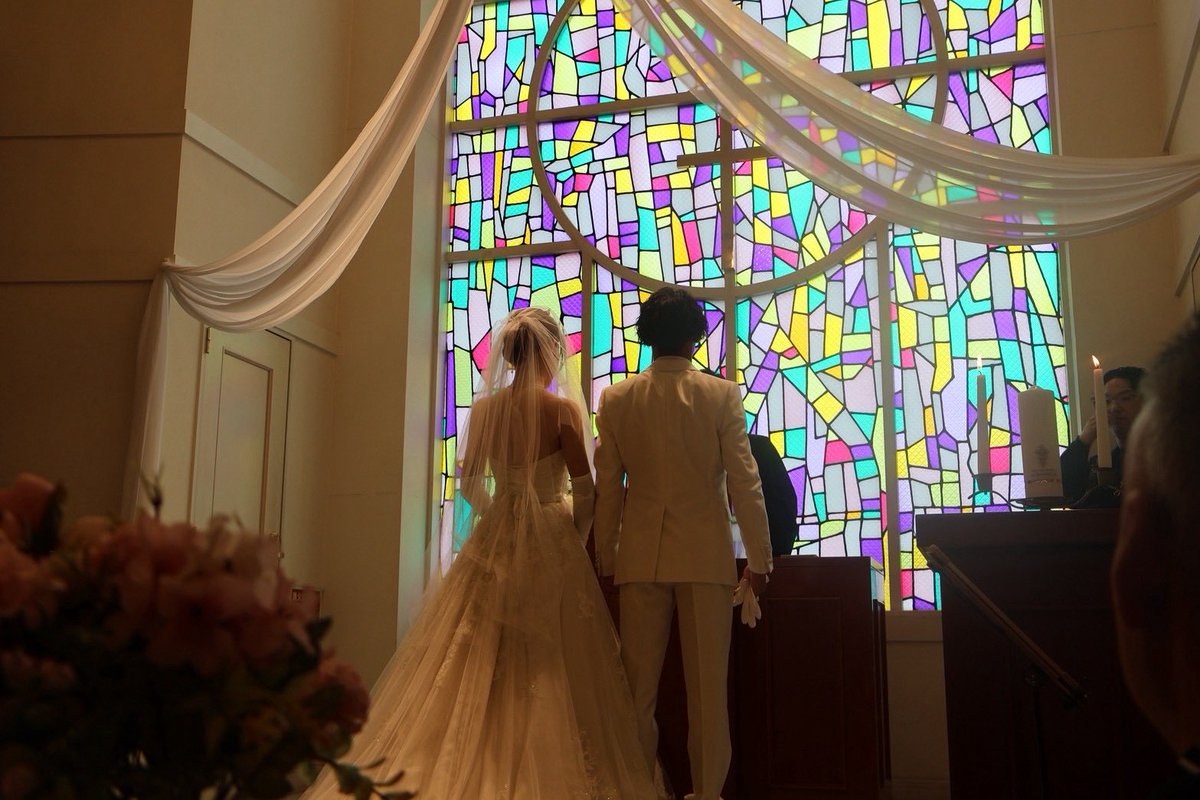 ASNOVA_Miyo's tweet photo. ヤホー( ・🐽・)ノ
今日は #結婚式 の写真公開！！📷💖
感動で泣いたことのない私が泣いてしまうくらい感動的な式になりました😭😭
明日からお休みを頂いて #新婚旅 行に行かせてもらいます🌺🌴
新婚旅行の様子は��たいつか😁
 #企業公式相互フォロー https://t.co/CO2CLw3cQH