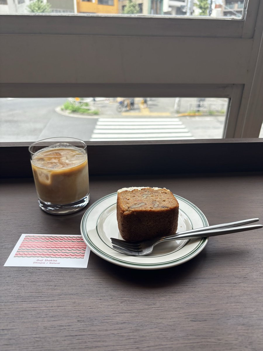 minato220120's tweet photo. おはよう
今日から遅番シフトの1週間
霧雨の朝はのんびりと☕️ https://t.co/wK4lyo7HIv