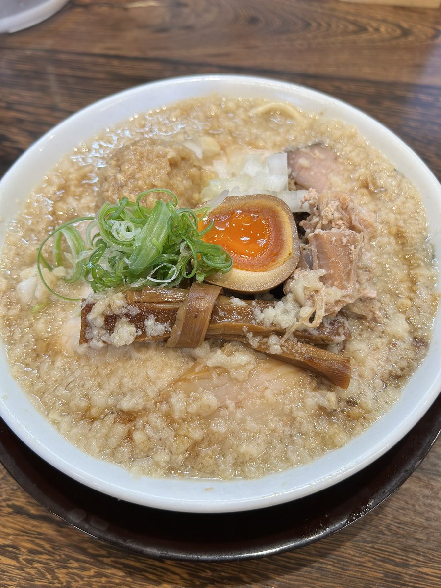 chi_HERO_69's tweet photo. 何年ぶりかなぁ🤔ひらこ屋。改装してから初めてwいやぁ相変わらず美味い😋背脂量鬼にしたら背脂量半端ない🤣wでも美味かったぁ🤤さすが東京に出店するだけの事はあります！家からは遠いけどまた食べに来よう！
 #ひらこ屋 https://t.co/2uZebBBfUM