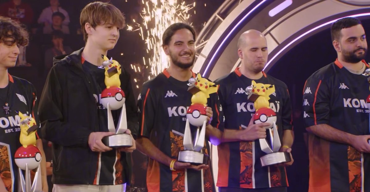 poke_unite_jp's tweet photo. 熱狂の3日間「ポケモンWCS2026」が閉幕！
世界のトップ3に輝いたチームはこちら🏆

🥇 優勝：ZETA DIVISION (日本)
🥈 準優勝：KOMAÏ (ヨーロッパ)
🥉 3位：IGZIST (日本)

詳細はこちらから！
https://t.co/JReNmdd8Zh https://t.co/oXgbWUfB4Y