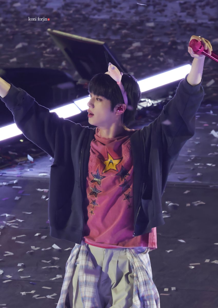 btsforever1207's tweet photo. 260828 BTS ARIRANG Chicago HD  

#BTS_WORLDTOUR_ARIRANG_CHICAGO #방탄소년단진 #JIN #진 #BTS_WORLDTOUR_ARIRANG https://t.co/Emx6mKKPjO