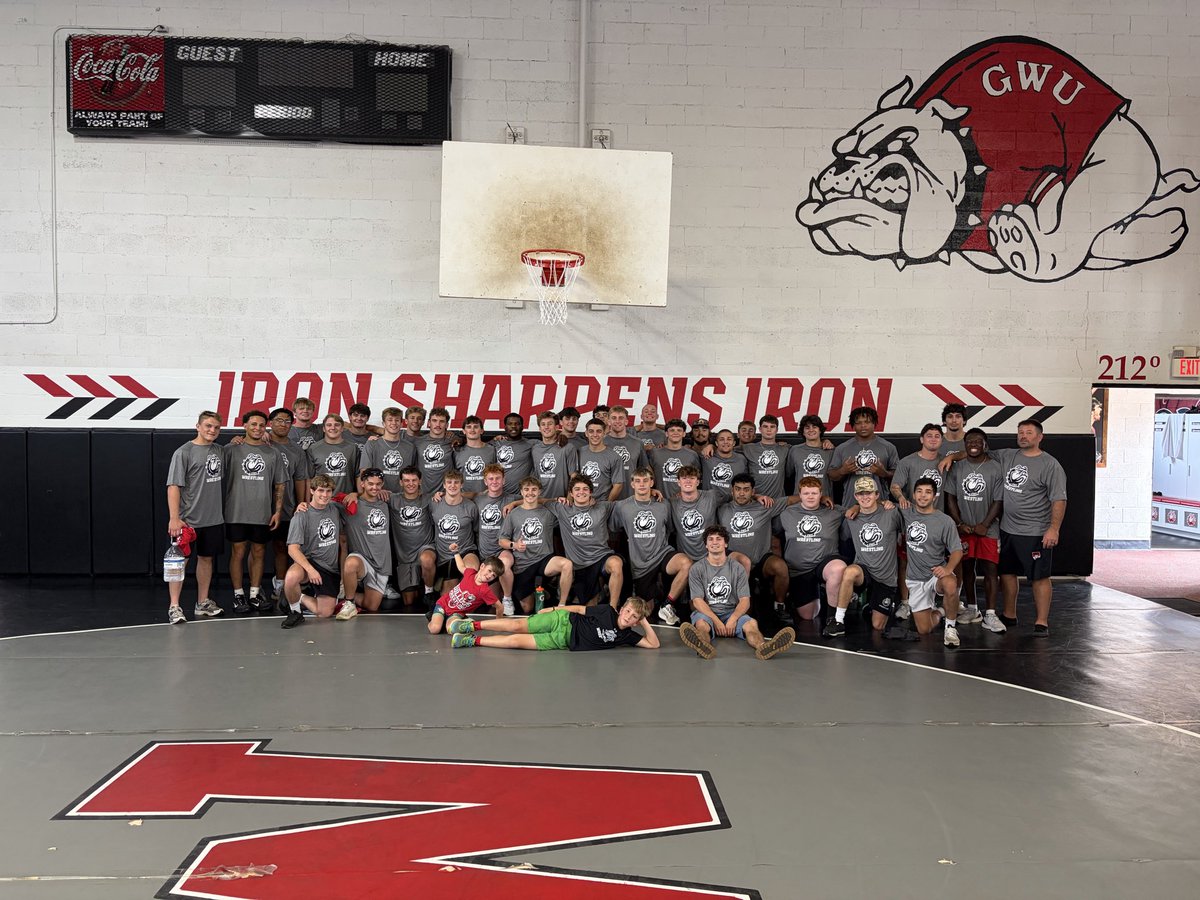 GWUWrestling's tweet photo. Community, SERVED!

Great time today helping with Hope Community Church’s  Labor of Love day of service. Many hands make light work. And a lot of work can get done when 40 wrestlers show up! https://t.co/7TDDtJo7jb