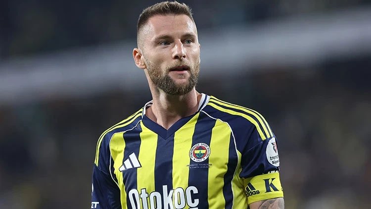 ogzayd1n70's tweet photo. Fenerbahçe tarihinin en kötüsü oldugu gerçegi fena kanırttı #SAMvFB https://t.co/o4NP2ds8MT