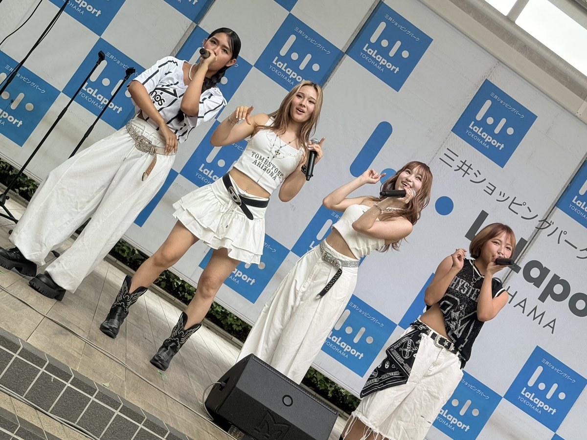 nobu_hero0129's tweet photo. Be-ray2026サマーツアーFinalリハーサル@ららぽ横浜(2026.8.30)
リハ2曲です🎤(⑉• •⑉)❤︎
▼Youtube
https://t.co/soJWWrrLoi
@be_ray_official
#Be_ray #beray #emi #hinata #cocomi #michelle #avex https://t.co/zuhxq5Kk3B