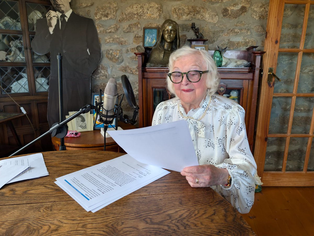 ChinbeardBooks's tweet photo. If 400 backers support the third #SirSherlock CD from @AUK_Studios, they'll include a free poignant audio vignette between Mrs. Hudson and her grandneice; with #JuneHudson (#TomBaker's friend, #DoctorWho costume designer, and actress) playing her namesake.
https://t.co/Jmg15akakZ https://t.co/Fi1i0gMQm0