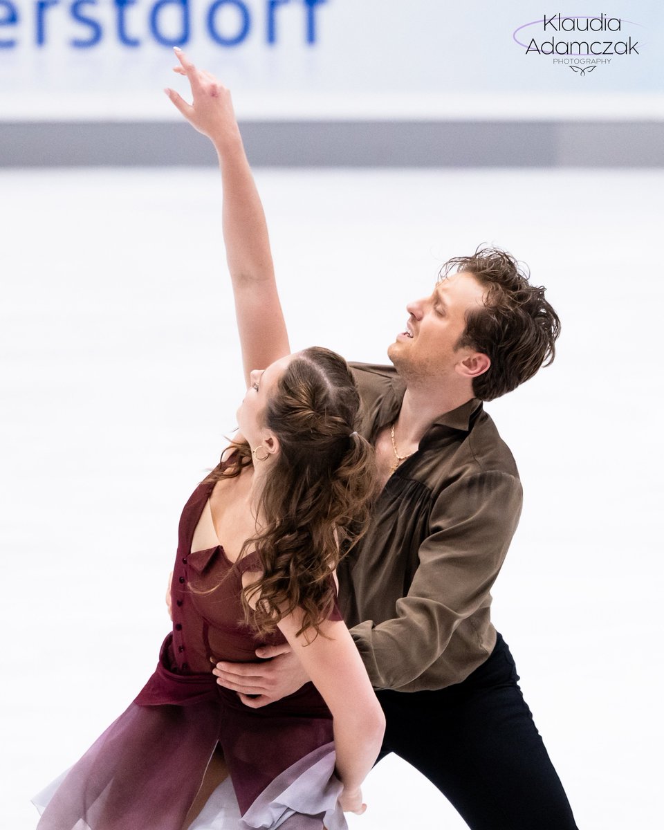 lucy14052's tweet photo. OMG WOW ๐ Notre Dame really gave us some STUNNING pics, because theyโre always the most beautiful โค๏ธ
#CPom #CarreiraPonomarenko #usfsa
More pics
https://t.co/12YvxJwTZk https://t.co/KrXwULVzz4