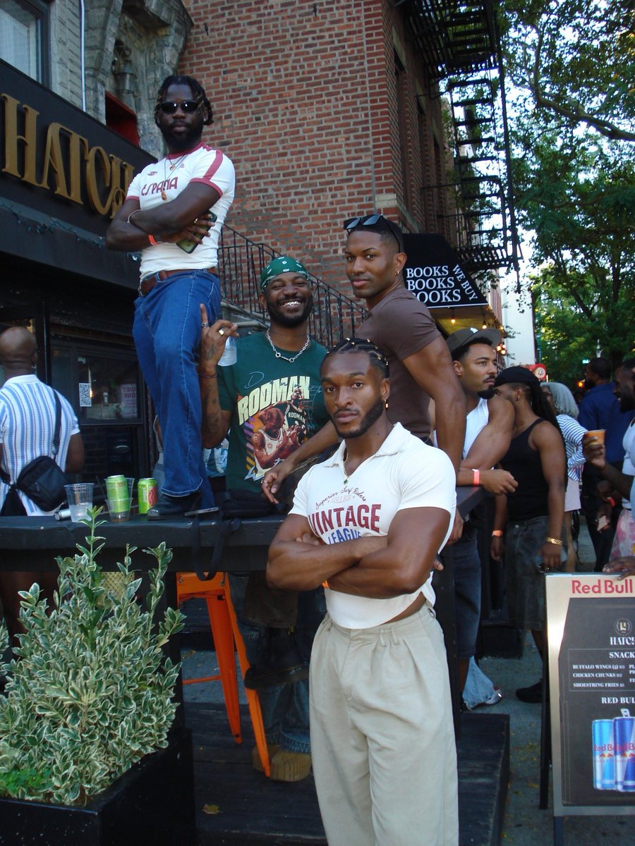 shaTIRED's tweet photo. Having Black gay friends >>> https://t.co/HsM3mltF6n
