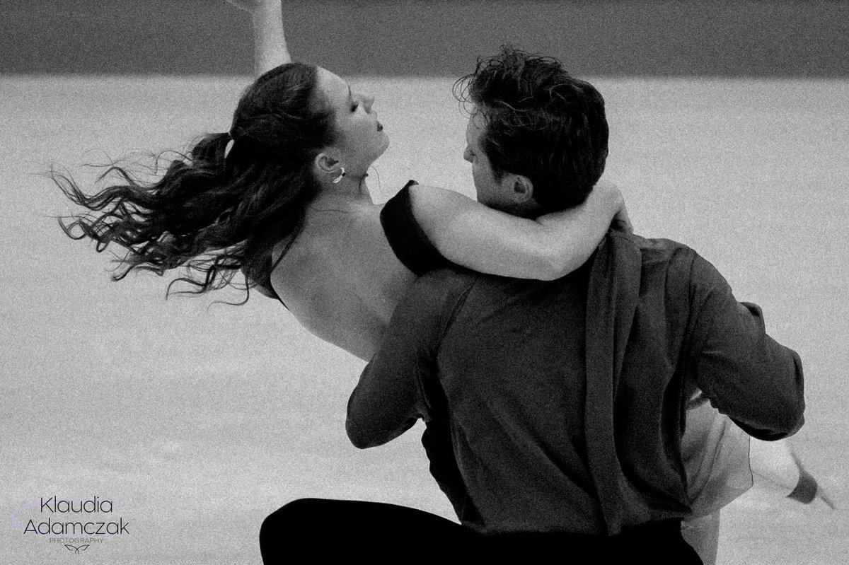 lucy14052's tweet photo. Christina Carreira and Anthony Ponomarenko 🤍🖤 https://t.co/vrLQyH3yrT