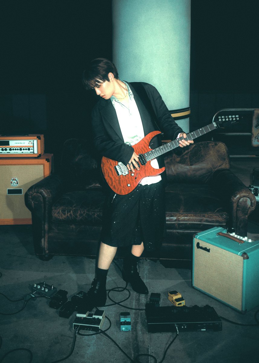 mnsmzip's tweet photo. #도경수 #DOHKYUNGSOO
#DOPAMINE 🎸 https://t.co/B9GivLSSir
