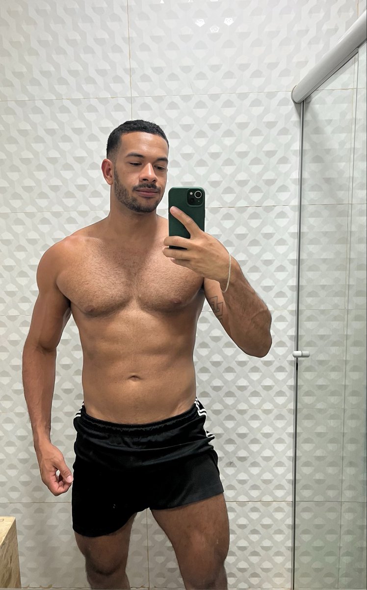 ghenriqu_e's tweet photo. Quente demais 🥵 https://t.co/7aBIpLSFnU