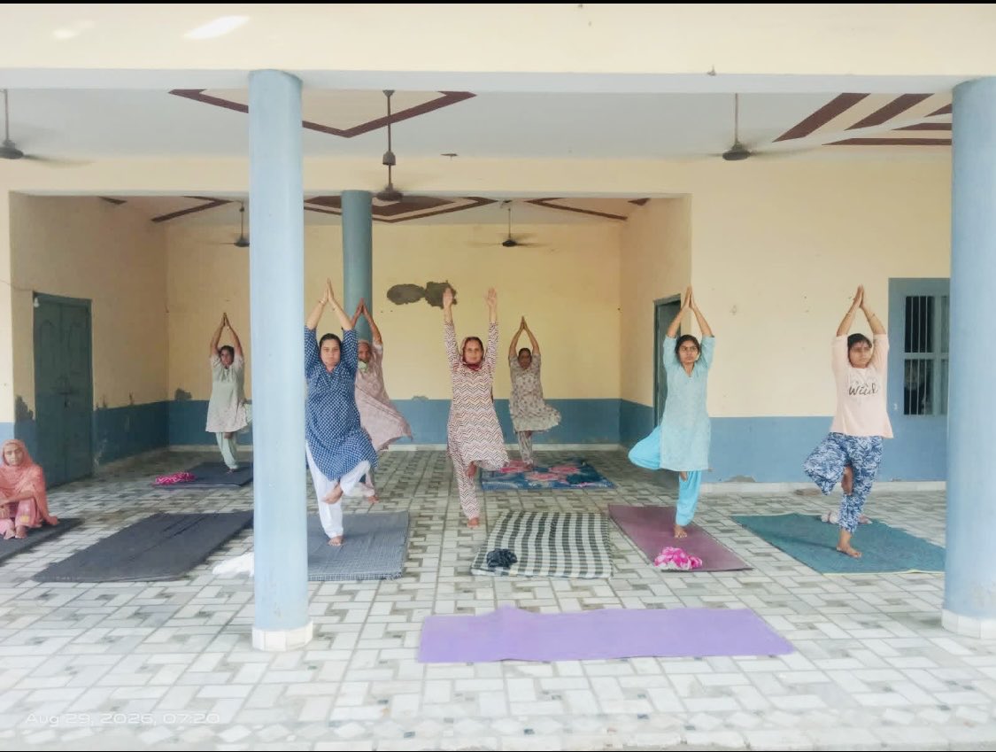 komalnain810's tweet photo. @cmdiyogshala
@Dr Balbir Singh 
@Bhagwant Mann
@Kamlesh Mishra
@Amresh Jha
@Government of Punjab
#cmdiyogshala
#freeyogaclasses
#GovernmentofPunjab https://t.co/yhPLPu5WUz