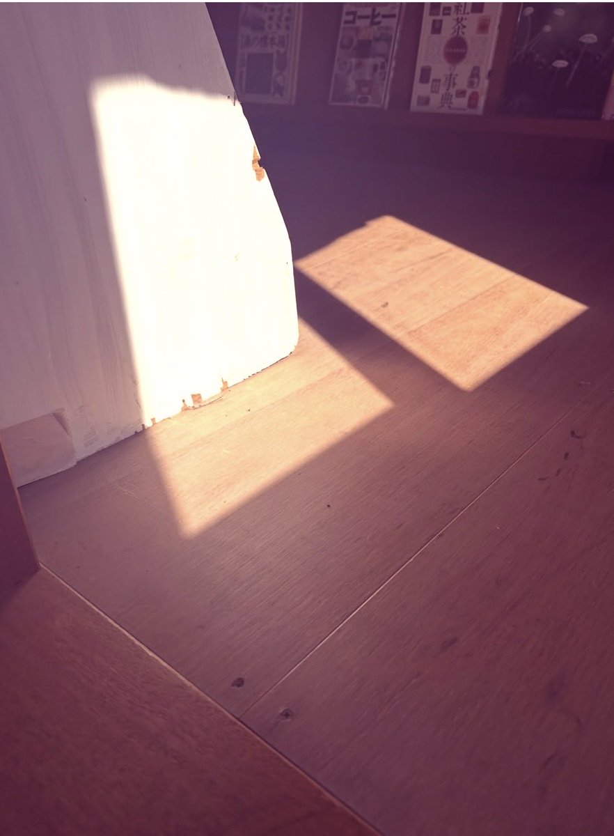 KuonNote's tweet photo. 子ども　の

頃　は

誰　だって

だから

だから……

閉じて開いて月曜日
10:30よりopenします https://t.co/CW6lCeRN3P