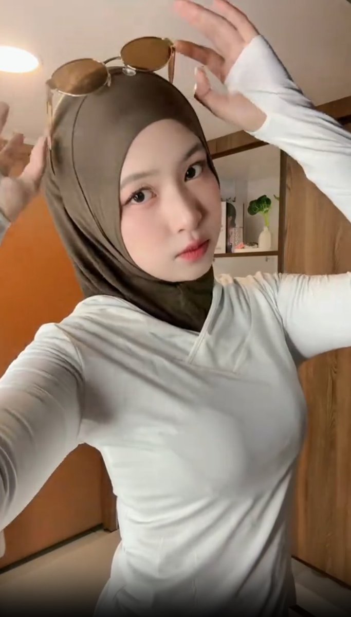 AsupanTdr's tweet photo. Bagus kacamatanya 😍 https://t.co/zzmbyrSpWB