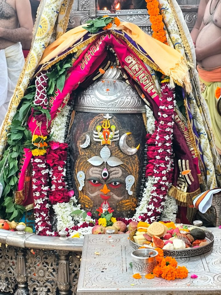 12Jyotirling's tweet photo. श्री महाकालेश्वर भस्म आरती दर्शन | 31.08.2026

Shri Mahakaleshwar Bhasma Aarti Darshan | 31.08.2026 https://t.co/PbD1AzcVxu