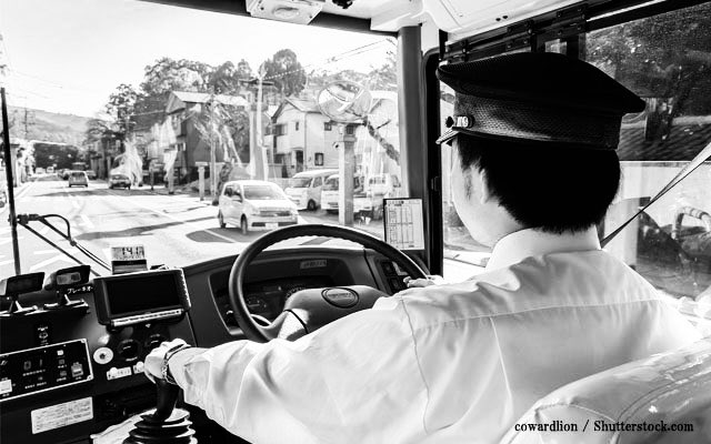 EhtDNKmARJAYZM4's tweet photo. 🚌運転士の給料が安い問題は単価が低過ぎるからに尽きる😓
パイロットが高給なのは客単価が高いからだし✈️
🚌の運賃を倍にしますねとは言えない、低所得者のための仕組みで倍になると生きていけない人が出る💦

故に待遇改善を言うのであれば、税金投入しかないし、正しい社会保障の使い方じゃね❓😝 https://t.co/hlm57iqKRg