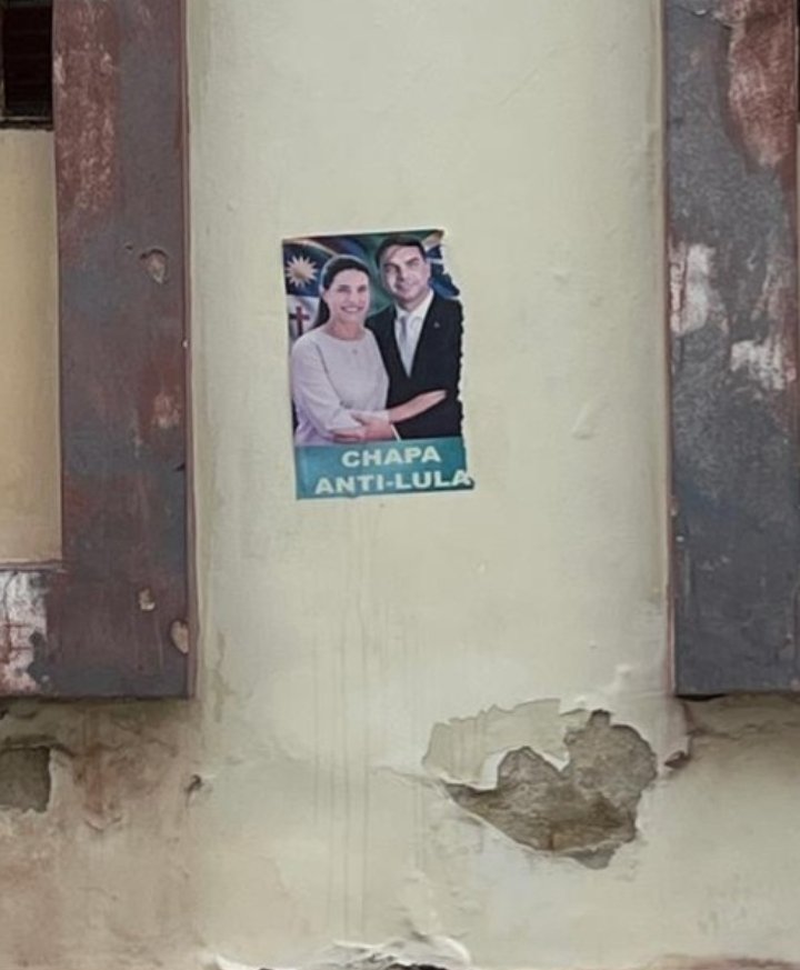 Viinicius_PE's tweet photo. Até quando assistiremos à politicagem destruir a dignidade humana?

O que aconteceu hoje contra a governadora @raquellyra não é oposição, é agressão covarde. Atacar a memória de seu falecido marido, desrespeitar seu luto e atingir seus filhos ultrapassa qualquer fronteira da disputa eleitoral justa. Isso não é democracia, é crime. Minha solidariedade à governadora @raquellyra por suportar tamanha baixeza. Exigimos apuração rigorosa e punição severa a todos os responsáveis por essa violência.