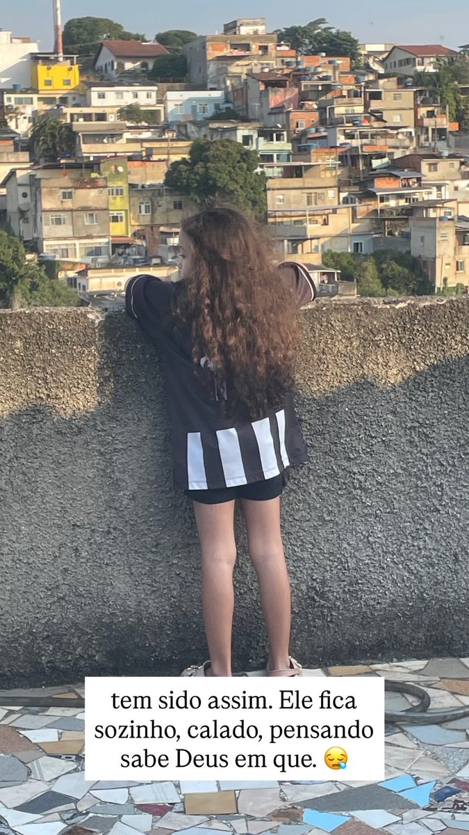 bfrbrunaa's tweet photo. e minha afilhada que quando o botafogo teve o gol anulado e tomou o primeiro gol ficou na posição thiago silva https://t.co/0AB8bwBdLa