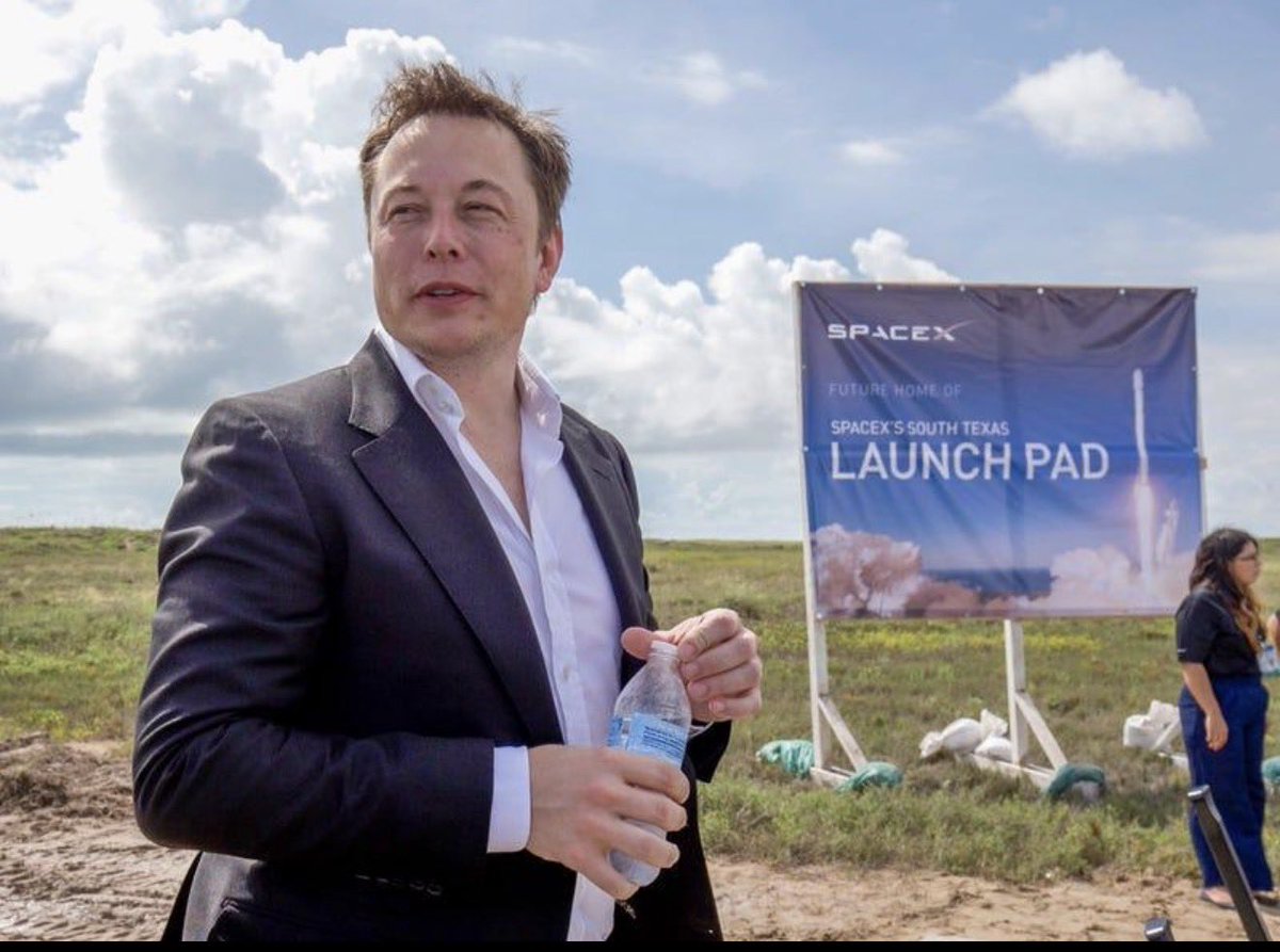 Elonspacexman21's tweet photo. Do you love me yes or no !! 

Be honest https://t.co/wz5yxbktnn