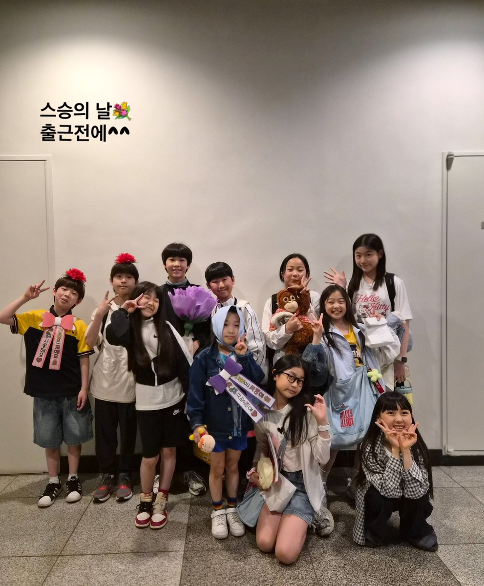 90hammoi's tweet photo. 카네이션 띨롱~ https://t.co/hMEgPELJTC