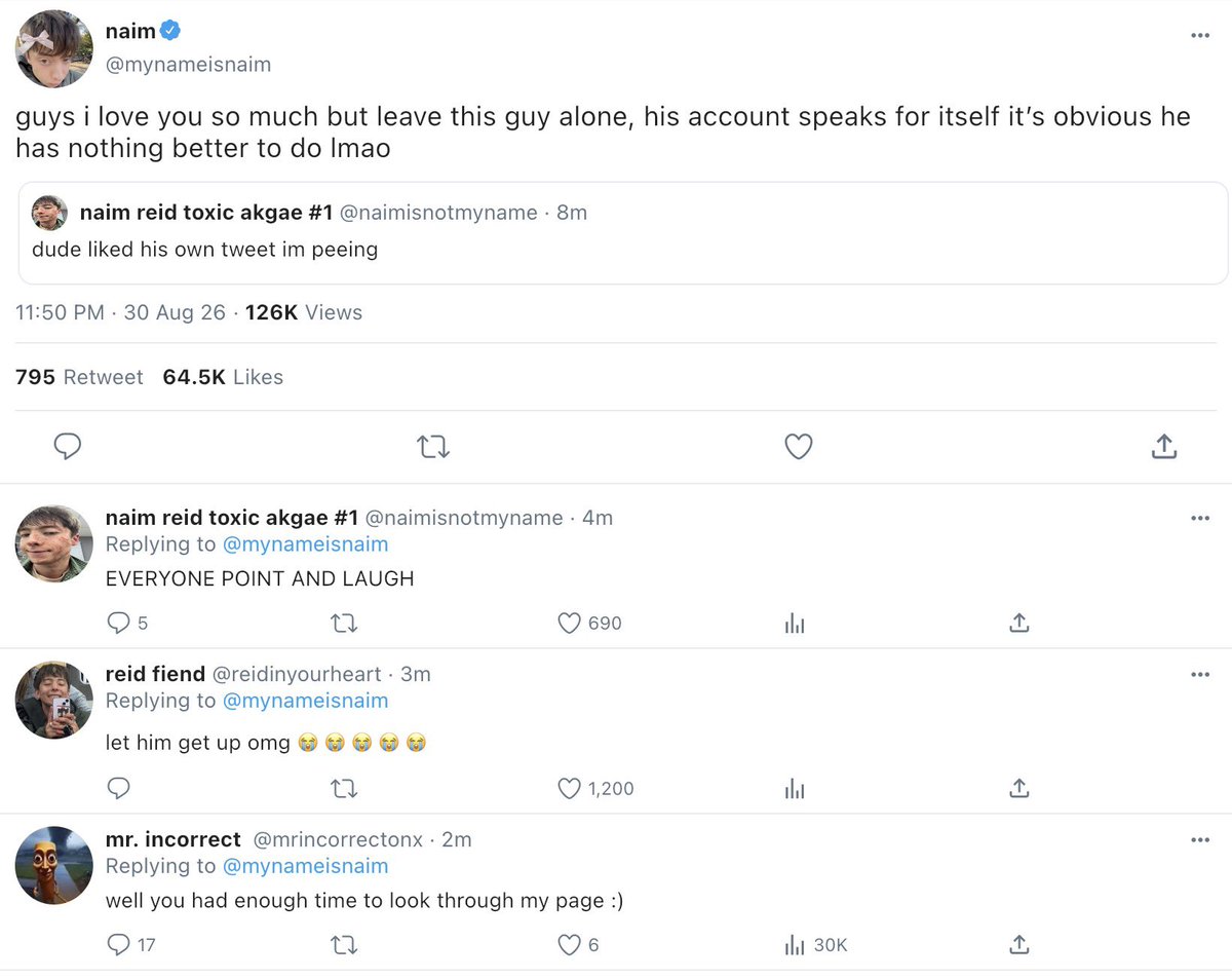 raeraeellie's tweet photo. mr. incorrect 🦊

a #ryanaim smau,
naim is a popular influencer with a persistent troll, who comments under every single one of his posts on a burner account. https://t.co/vckKBKlLHi