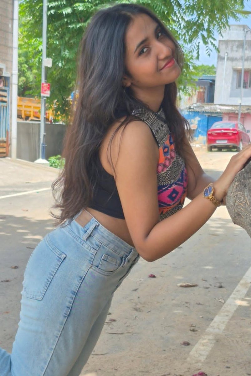 starryframez's tweet photo. Tho marubadiyum thoppul ah kaamichitu vanta arippu edutha munda🥵ivala orama kaatu Pakkam iluthu pant ah avuthu pundai nakki edukanum👅😵‍💫okka ma ivaluku nakki ah sorgam kaamikanum iva en chella munda🤤chinna ponnu epdiyum pundai ah aluka vachirupa semma taste ah vera irukume😋😵‍💫 https://t.co/EFEPlv7oVU
