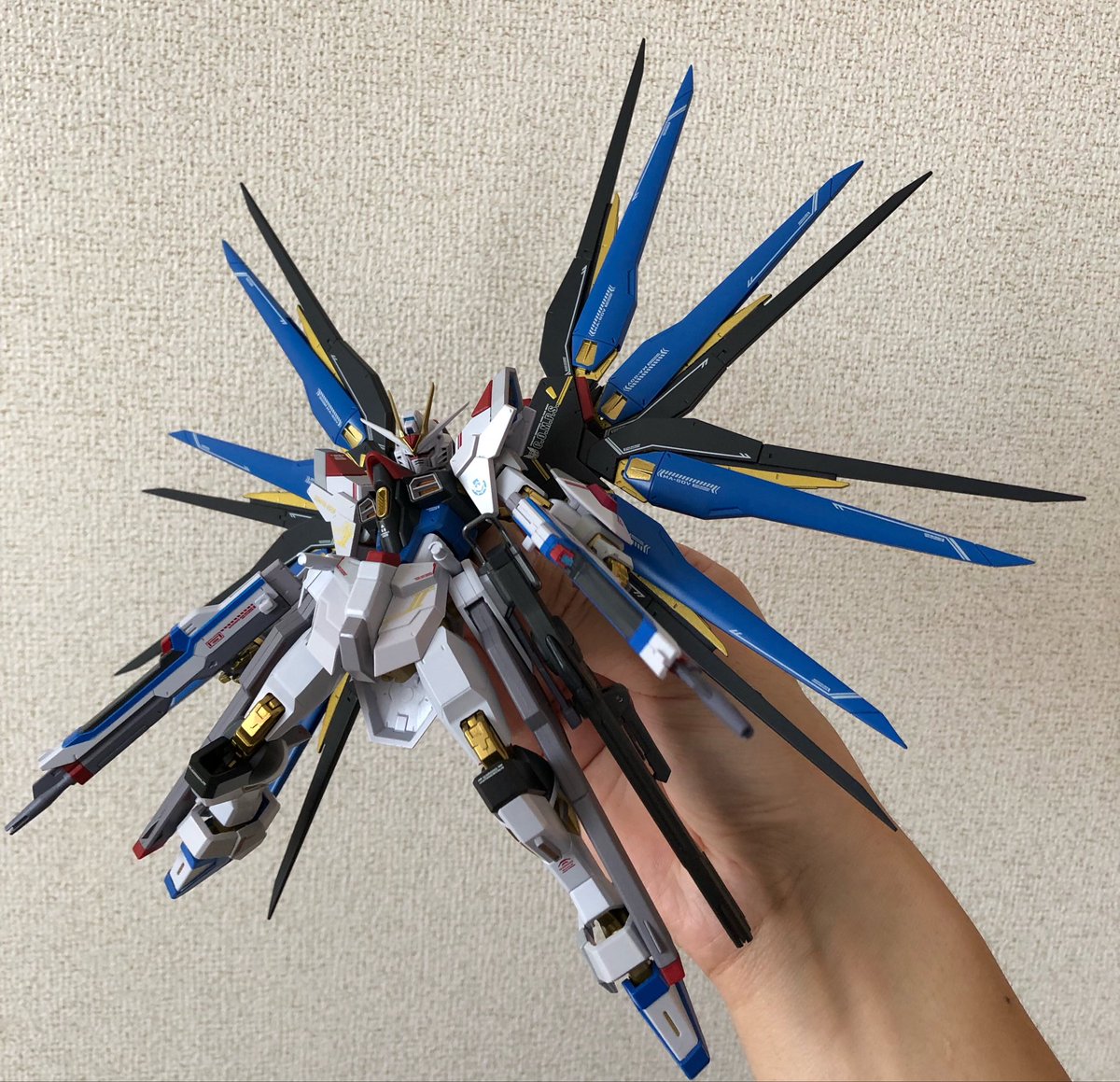 disruptor0126's tweet photo. メタロボ弐式状態であんまり遊んでなかったから弐式状態で遊ぶぞー！
2枚目みたいにメタルビルドやmgex風にウイングできるけど昔はこういうのほうがよかったけど最近は1枚目みたいなシンプルのが好きになってきたかも！
どっちもかっこいいけどね！ https://t.co/zaAAaiU6Vk