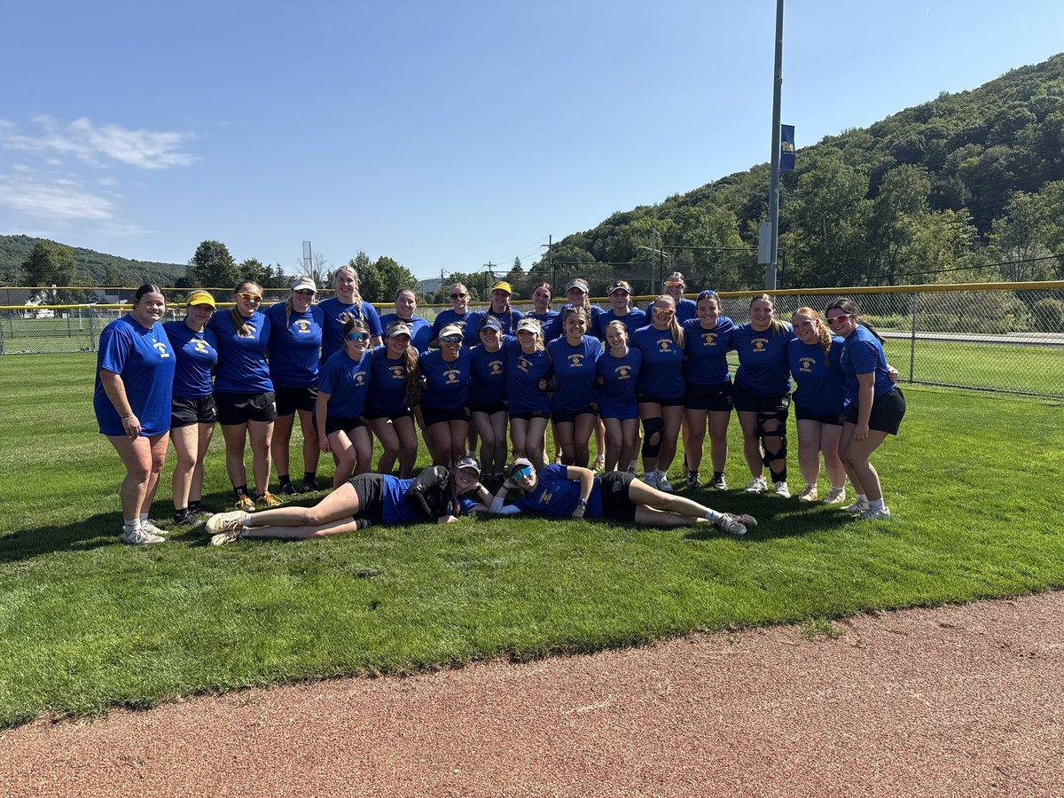 UPBSoftball's tweet photo. First practice feels!  #upbsb #pittbradfordsoftball #fallball https://t.co/1bIYgROa3t