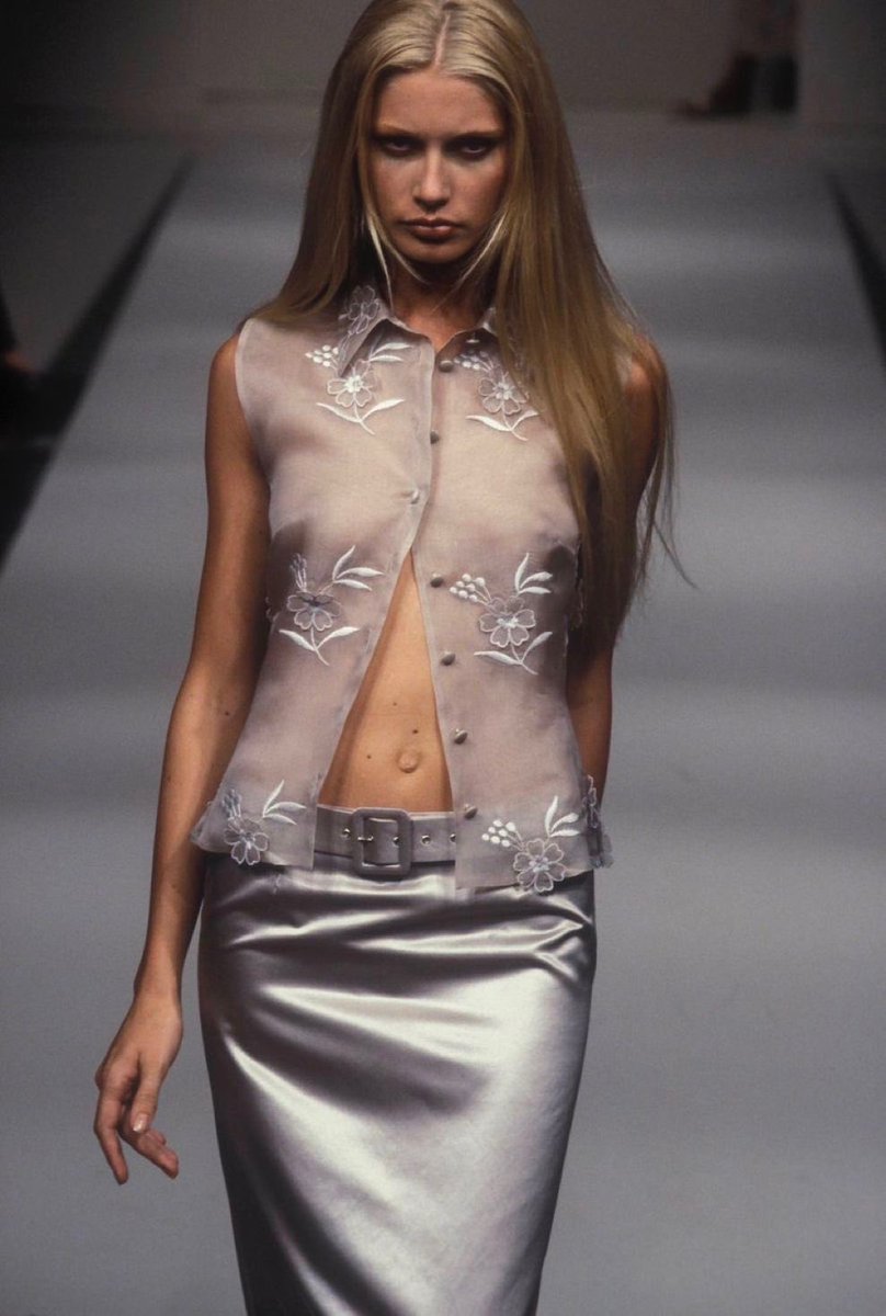 hiddenheels's tweet photo. alberta ferreti spring 1996 rtw https://t.co/Xl3ecF970o