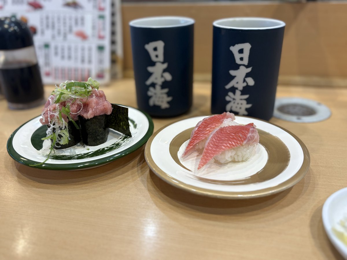 fbn_maku's tweet photo. 土日はフォッカッチャを焼き、妹と寿司を食べた🍣 https://t.co/cGIuQHtjuV
