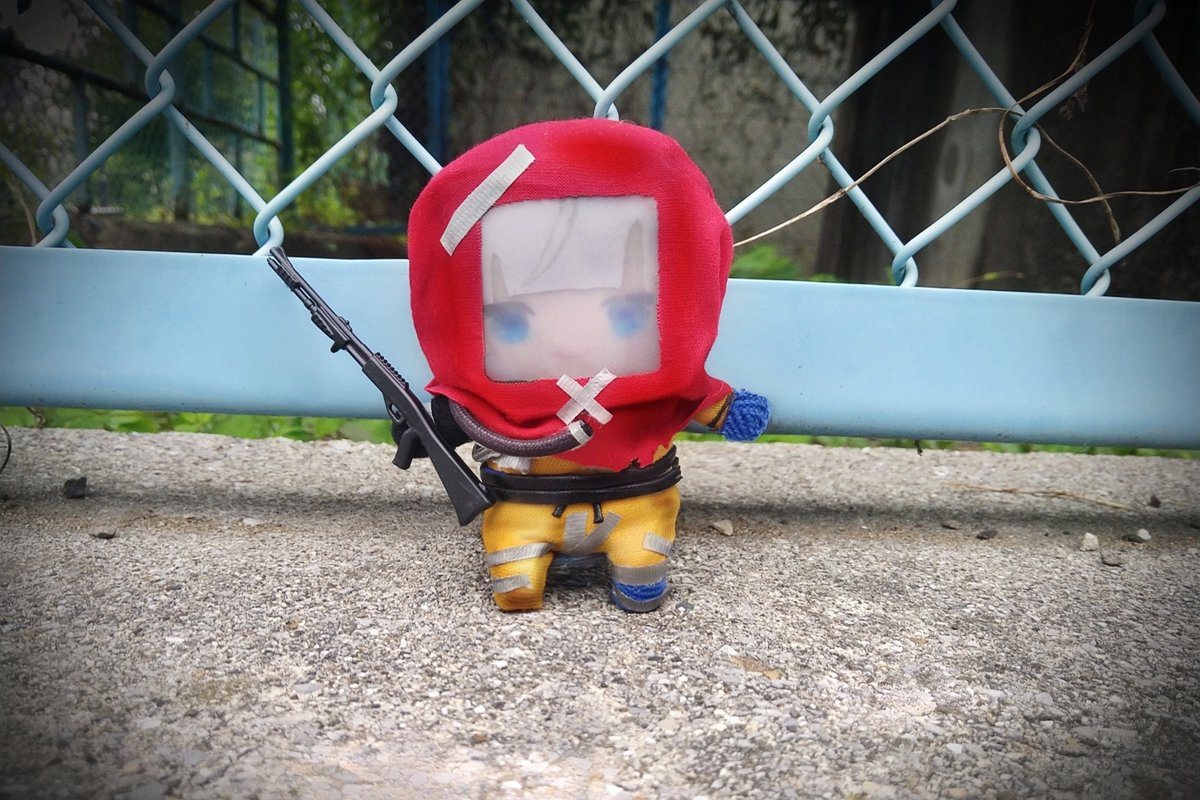 aqua5moch's tweet photo. パペアルスちゃんに今日はハズマットスーツ着てもろた
武器作る時間なんてものは無かったよ（大の字）
レオラス最終日かぁ🥲 https://t.co/q17CmP45ra