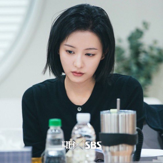jwoniiee_'s tweet photo. This actress only graces your screens once every two years, so yall better be seated ✨ https://t.co/95qmJRBLlE