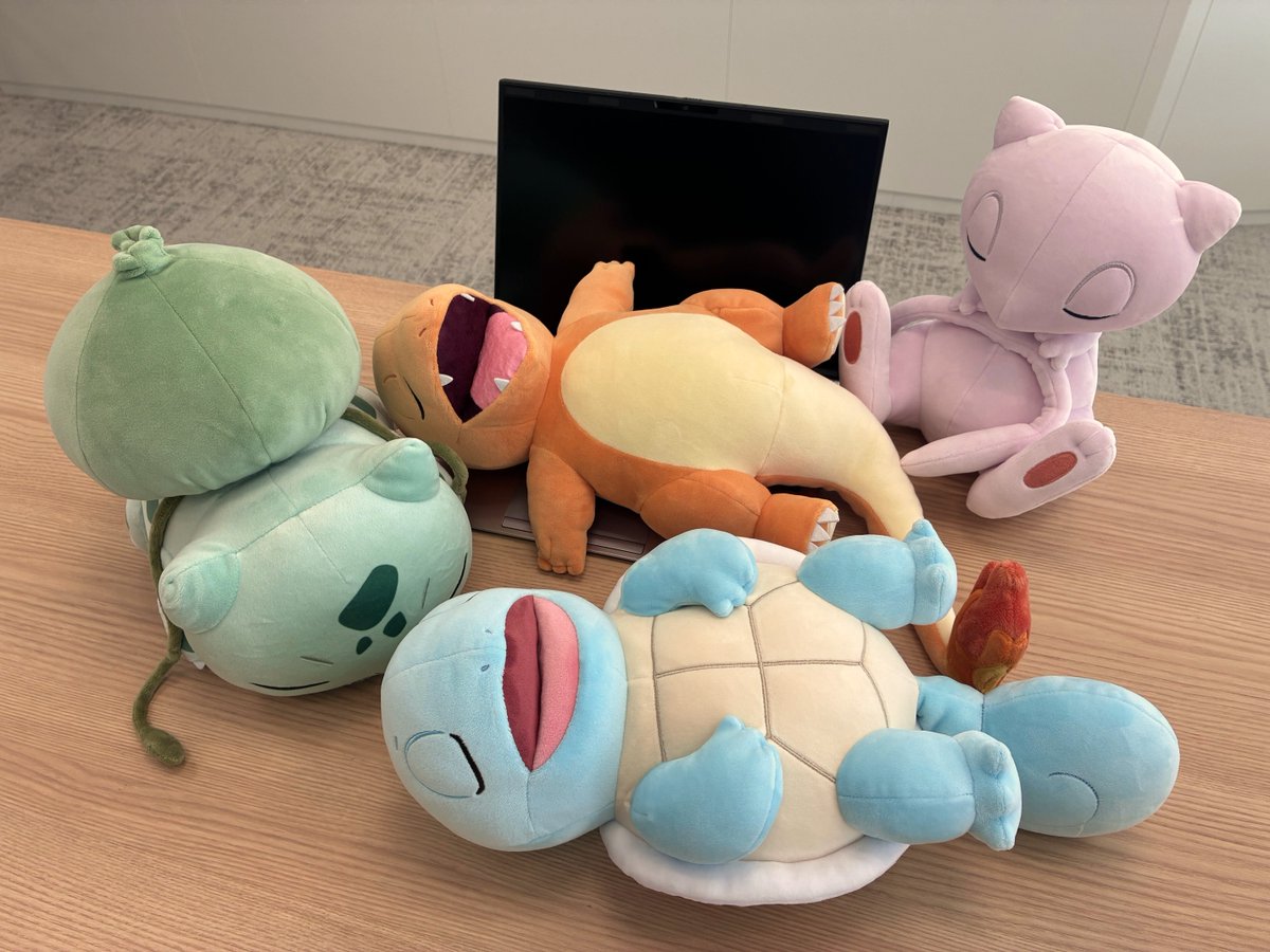 poke_times's tweet photo. ちょっとみんな、そこで寝てたら仕事できないよ～

https://t.co/JLnsvRifEg https://t.co/It5zbZ5B5y