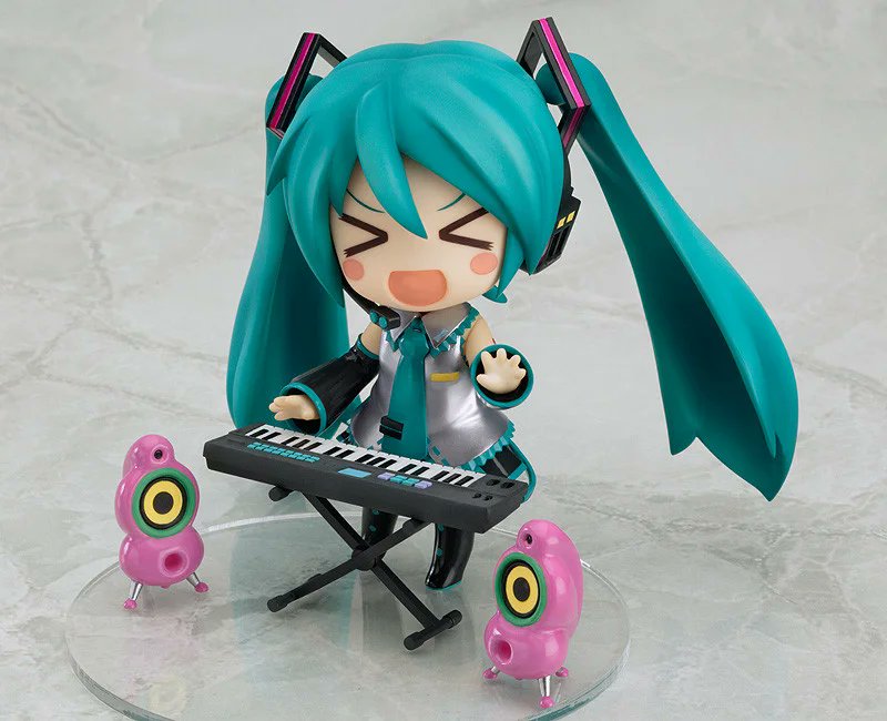 nendoroid_pr's tweet photo. ˗ˏˋ 🌟#初音ミク生誕祭2026🌟 ˊˎ˗

／
　「#ねんどろいど 初音ミク」
　初代・2.0・3.0を並べてみました♪
＼

8月31日は #初音ミク の記念日🎂
お持ちの方は一緒にお祝いしましょう🎉 https://t.co/SLY5c5h3bD