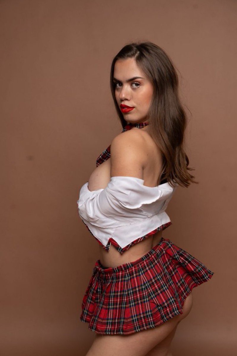 spicyval90's tweet photo. im short but i dont mind dealing with bigger things… https://t.co/7EuXJLJHs1