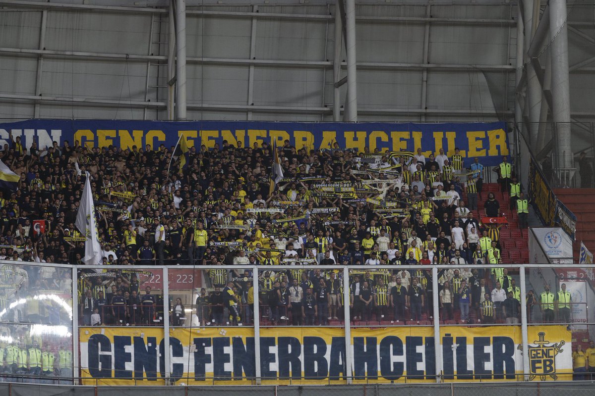 SinopGfb57's tweet photo. SENSİZ HAYAT BİR İŞKENCE 

Fenerbahçe’mizi -Samsunspor karşılaşmasında yalnız bırakmadık.

#GFB #sinopgfb #lisegfb https://t.co/0ihFc1qkBR