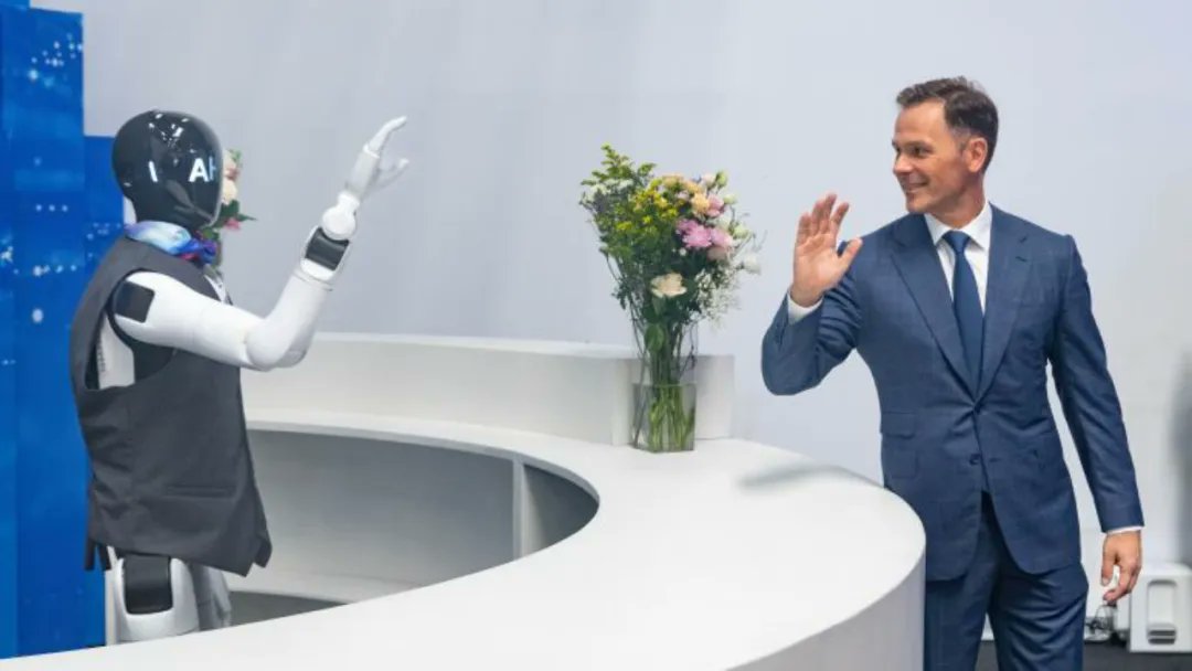 ChinaScience's tweet photo. A humanoid robot factory jointly built by Serbia and China officially commenced serial production on Saturday in the western Serbian city of Sabac.   

The Sabac facility is expected to assemble and produce more than 5,000 robots annually, featuring wide-ranging applications across healthcare, agriculture, industry and the defense sector.