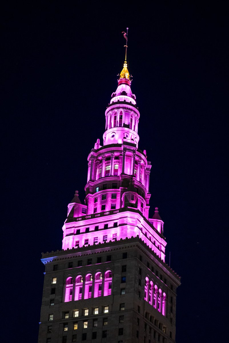 TowerLightsCLE's tweet photo. Tonight at 9:25 PM, I’ll be glowing pink in memory of Dolly Parton.

She gave the world her music, her generosity, and her light for eight decades. Thank you, Dolly. 💗 💗.

@TheCLE @CLEPublicSquare https://t.co/GyXZJaI0oU