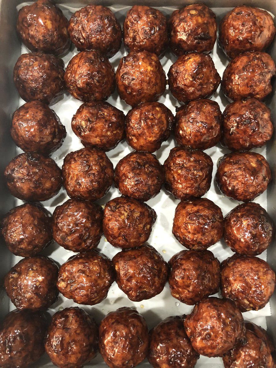 umaisiomai's tweet photo. 綺���な色に上がりました。
肉団子です。盛り合わせライスなどお弁当にも入ります。 https://t.co/3PwqX8wBxk