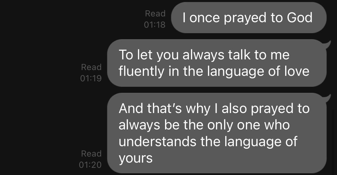 Liibreria's tweet photo. Kata pak penerjemah, ada 7.100 bahasa di dunia. But apparently, each person on Earth has 5 different languages of love. As soon as you continue to learn about love, you’ll realize it’s not only 5, but indefinite. Percuma ngasih 5 bhs cinta kl blm mahir memahami bhs cinta org lain https://t.co/CJVsSPpf0A