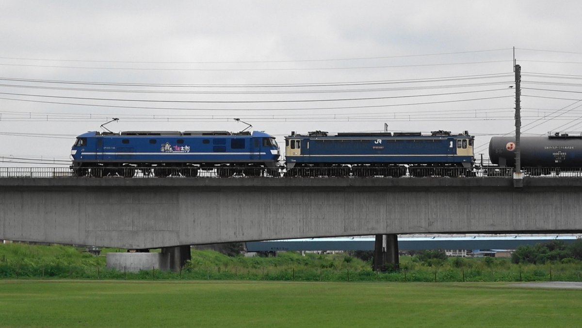 to38671_2's tweet photo. EF210-145 + EF65 2087 8765レ 2026/8/31 多摩川 動画　
明日の 東急6020系 甲種 送込みの EF65 ムド付。　
#EF65#8765レ#EF210 https://t.co/bfXlQ5Dau3