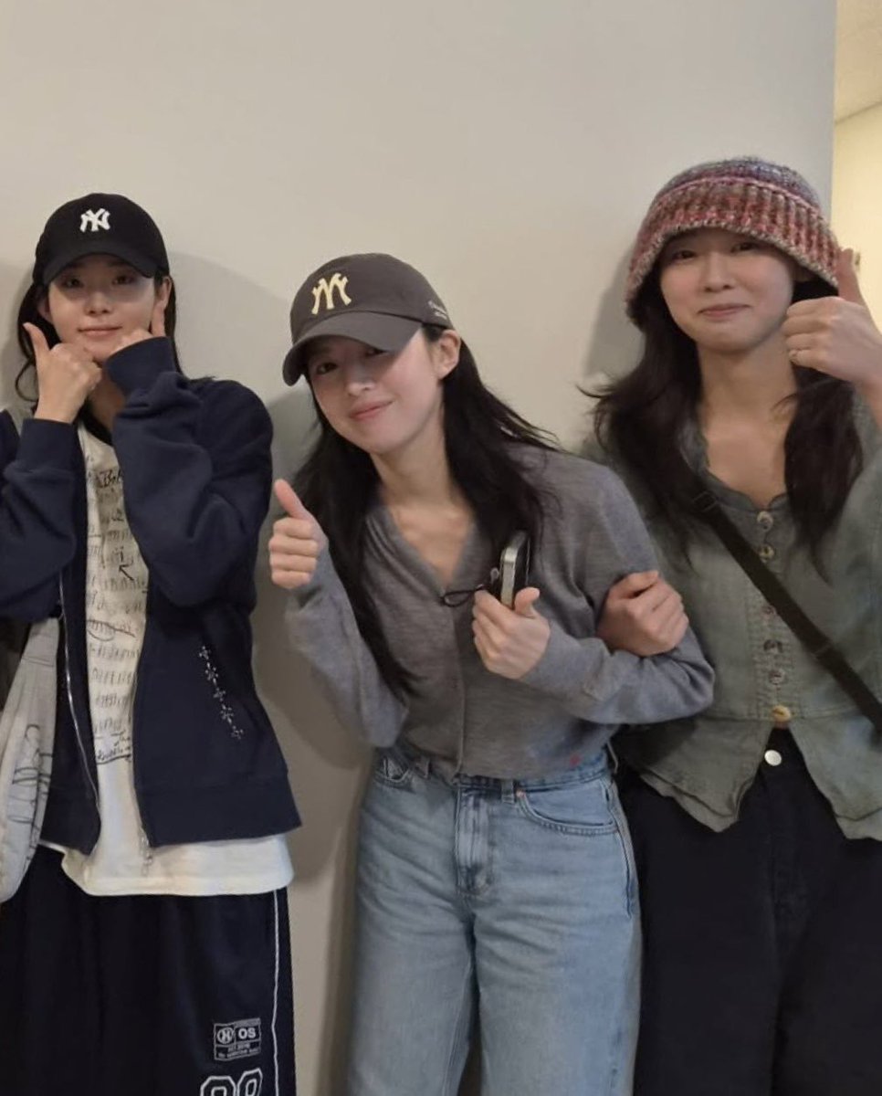 0dan79's tweet photo. 이순원 배우 인스스에
신시아 고윤정 한예지 언슬전 배우 조합.....🥹💕 https://t.co/R9qCjDcS9w