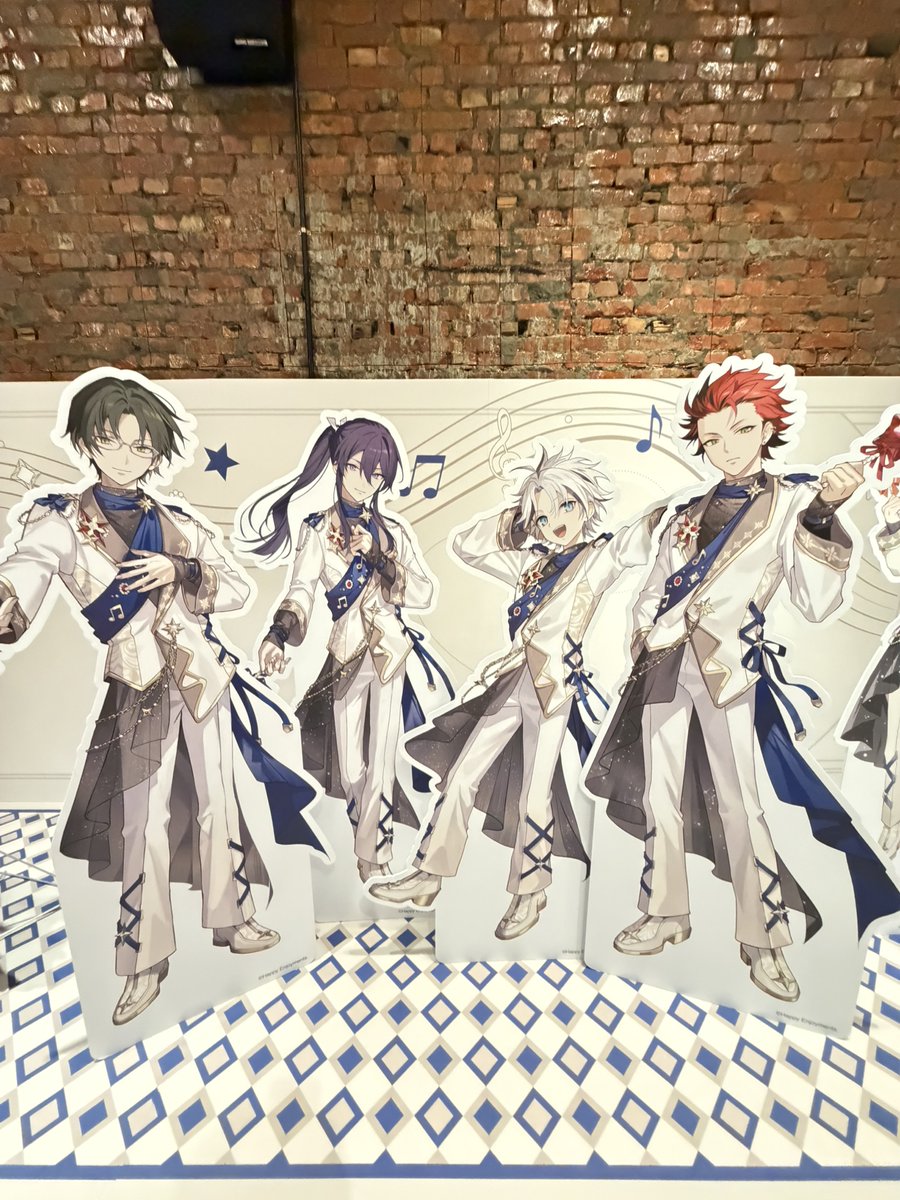 global_popup's tweet photo. 《偶像夢幻祭2｜聚光舞台快閃店》高雄場 DAY 3 🌟

感謝各位製作人這幾天的熱情參與💙
高雄場 DAY 3 今天也持續與大家見面！

📢 **高雄場營業時間調整提醒**

自 **8/31（一）－9/6（日）** 起，高雄場營業時間調整為：

⏰ **11:00－19:00**

・第一批入場時間：11:00
・當日營業結束時間：19:00

也請準備前往現場的製作人留意最新營業時間，避免撲空。

🌦️ **天氣提醒**
近期高雄天氣較不穩定，可能會有陣雨，準備前往現場的製作人記得攜帶雨具，並留意路面濕滑及來場安全。

領取整理券後，也請先移動至安全、可遮雨的地方休息，請勿於活動現場周邊長時間逗留或聚集，並於指定入場時間前再返回集合。

📍《偶像夢幻祭2｜聚光舞台快閃店》高雄場
📅 2026/8/29－9/6
📍 R23 糖倉會展中心 C3 倉庫

前往活動前，也請持續留意官方最新公告及現場工作人員指示。

雨天出門請多加小心☔
期待今天也能在高雄與各位製作人相見！✨

#偶像夢幻祭
#偶像夢幻祭2
#聚光舞台快閃店
#高雄場
#DAY3