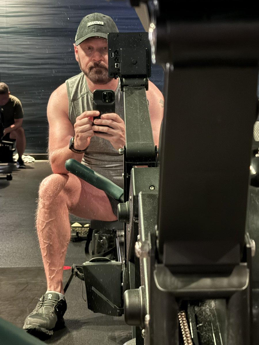 LoganRogersCap's tweet photo. Got my rowing in today. https://t.co/fer6mkKYg2