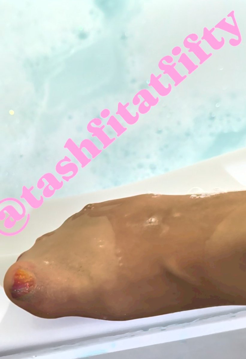 tashfitatfifty's tweet photo. Who likes a mommy MILF ass in nylons?
Free only fans trial if you like any of the # below I'm for you
https://t.co/vVpp7tPi4v
#onlyfans
#onlyfansnew
#lactating
#lactationkink
#lactatingmilf
#lactationfantasy
#milf
#femdom
#nylons
#feet
#feetworshi̇p https://t.co/LDgCNM5Es8